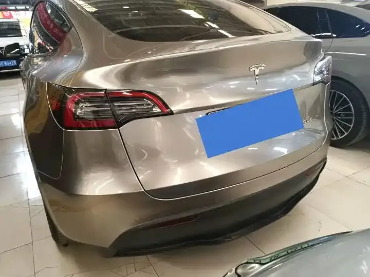 Tesla Model Y — фото 10