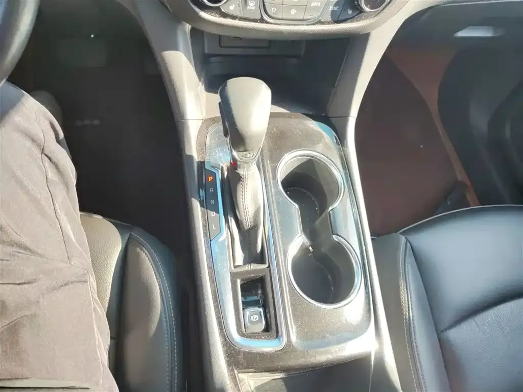 Chevrolet Equinox 2022 из CN, фото 8