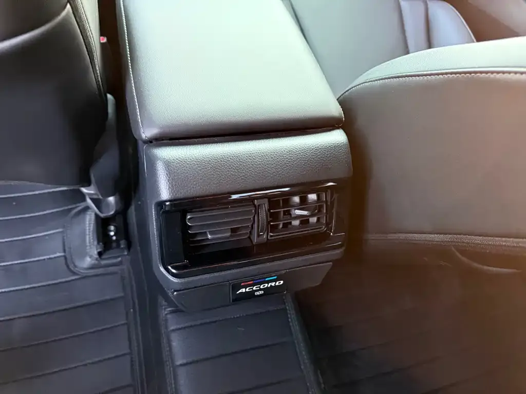 Honda Accord 2023 из CN, фото 2