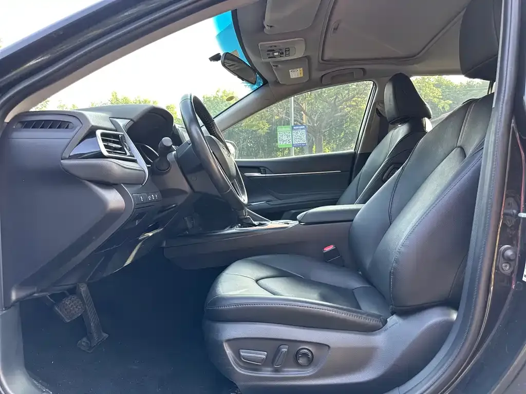Toyota Camry 2023 из CN, фото 2