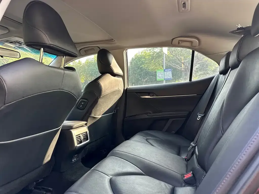 Toyota Camry 2023 из CN, фото 3