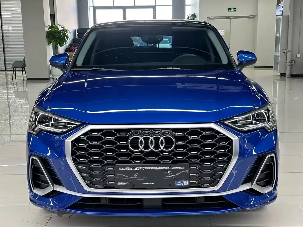 Audi Q3 Sportback 2022 из CN, фото 1