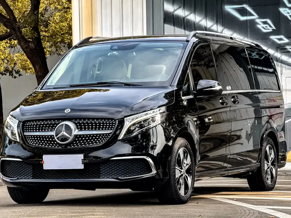 Mercedes-Benz V-Class — фото 1