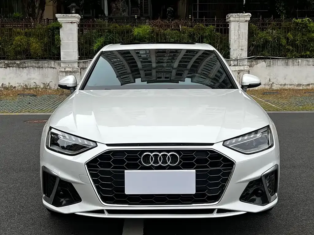 Audi A4L 2022 из CN, фото 2