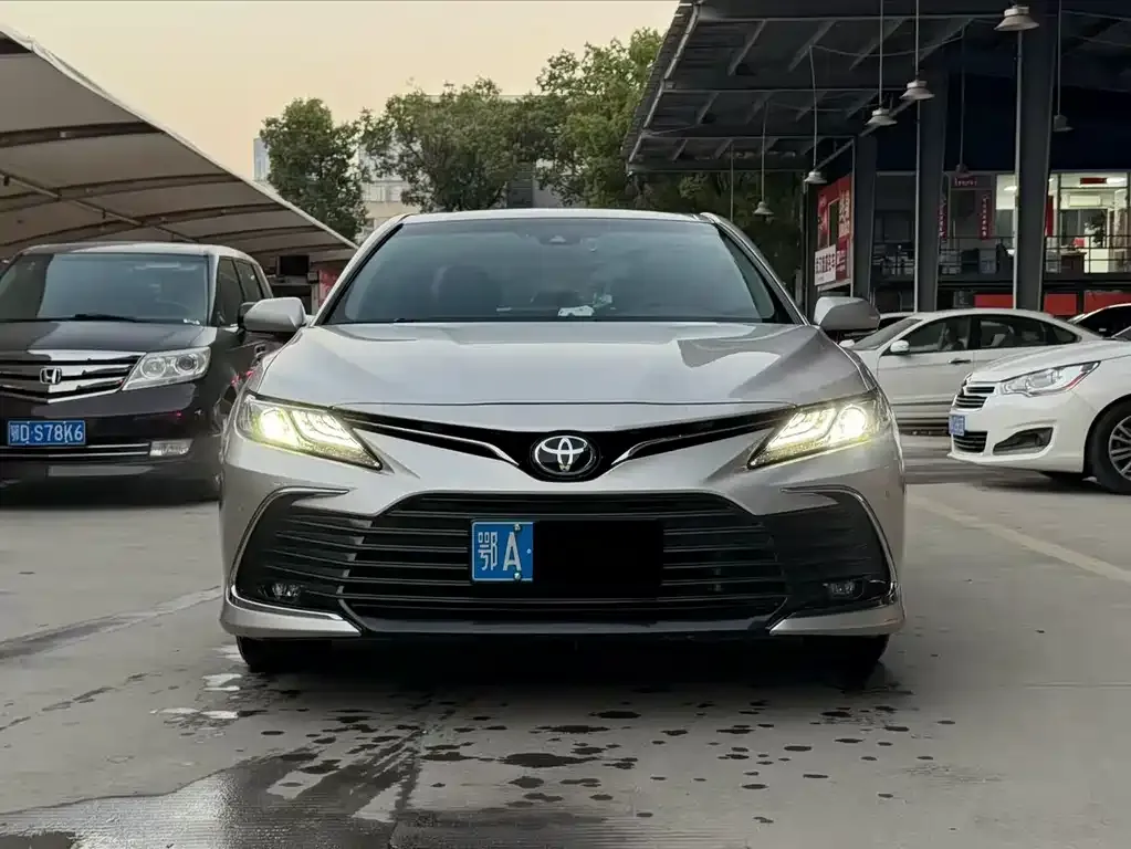 Toyota Camry 2022 из CN, фото 2