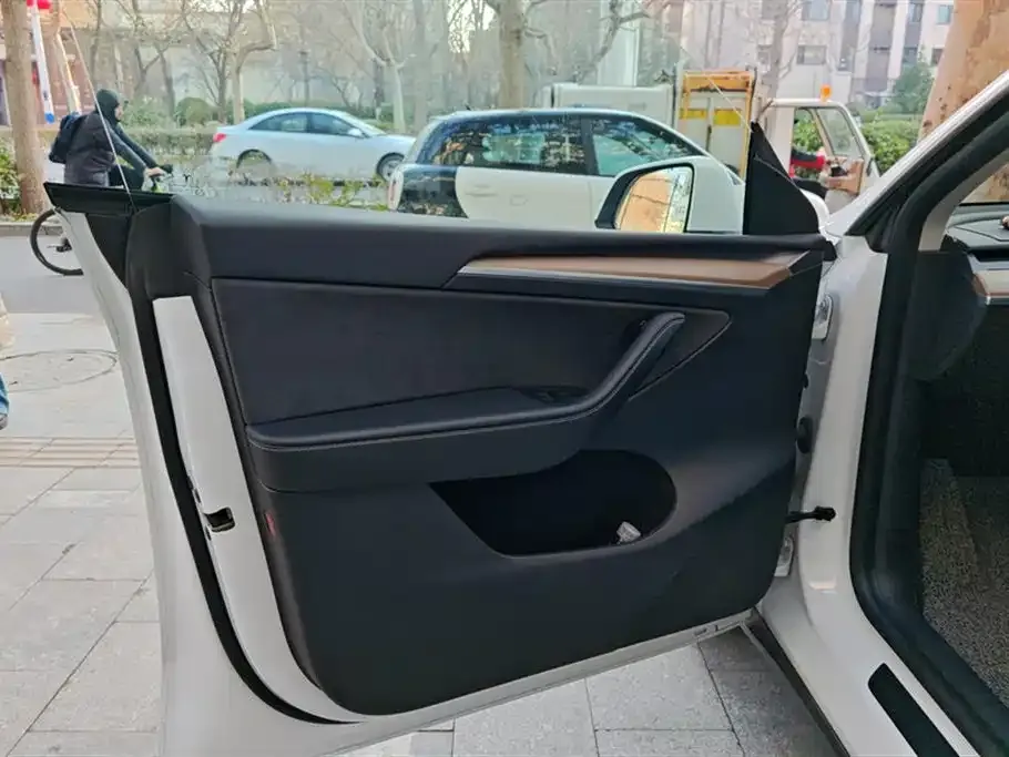 Tesla Model Y 2021 из CN, фото 3