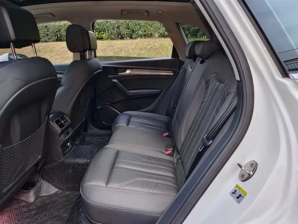 Audi Q5L 2023 из CN, фото 2