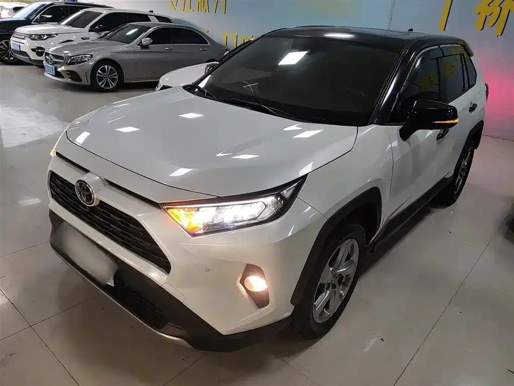 Toyota RAV4 2022 из CN, фото 1