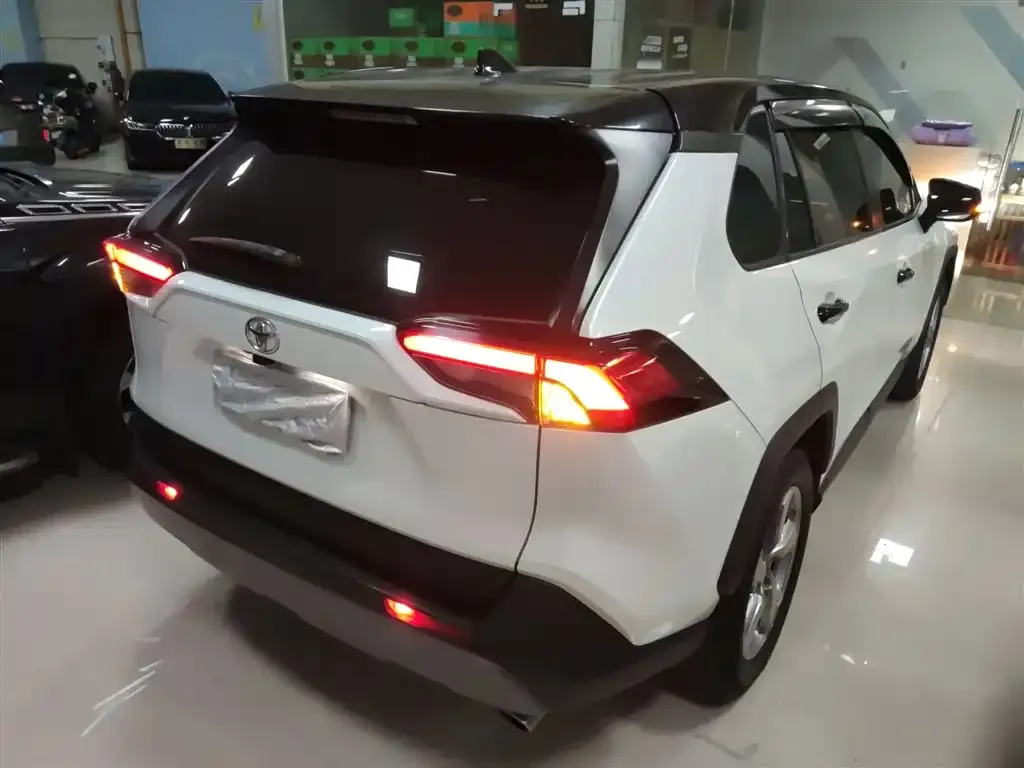 Toyota RAV4 2022 из CN, фото 8