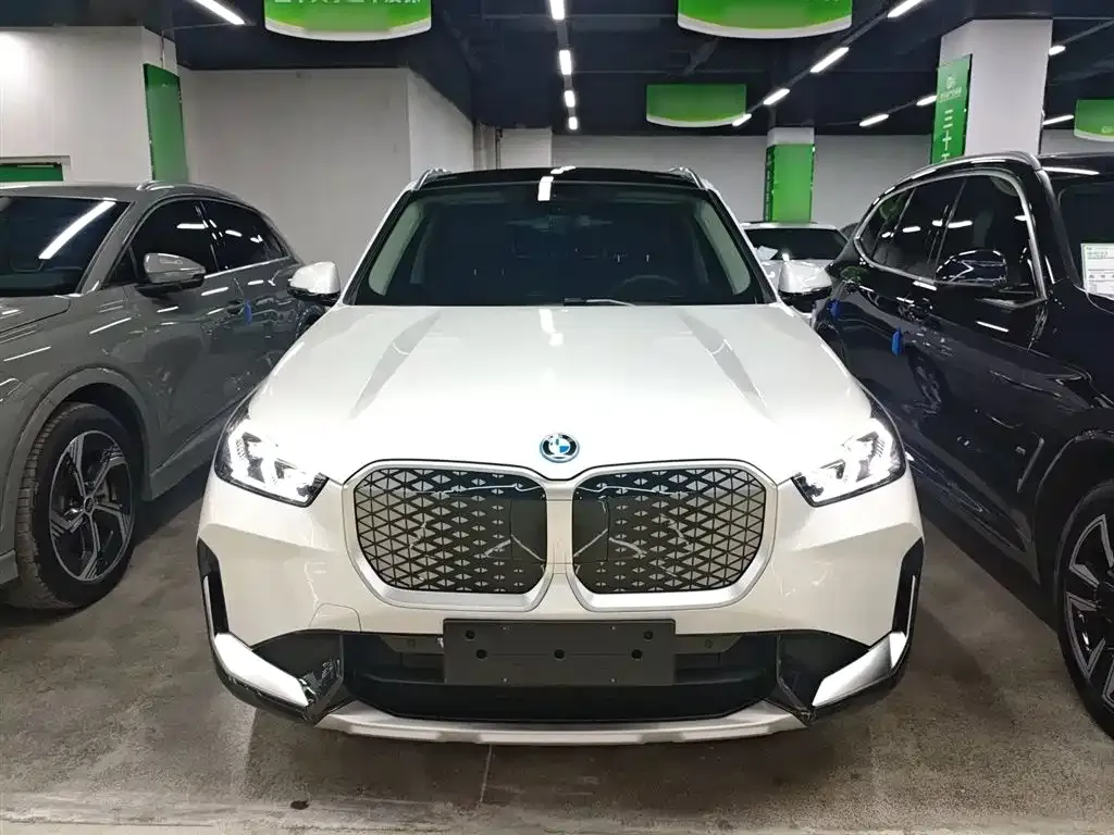 BMW iX1 2025 из CN, фото 3