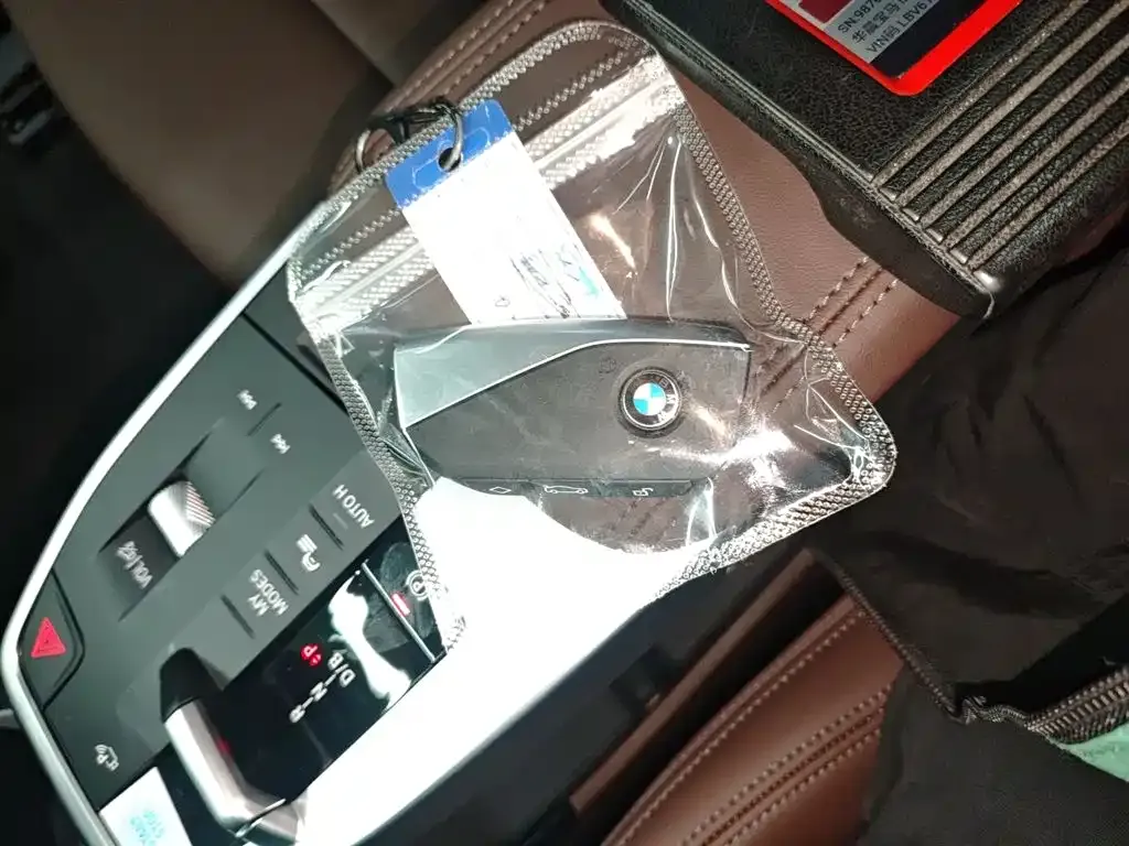 BMW iX1 2025 из CN, фото 9