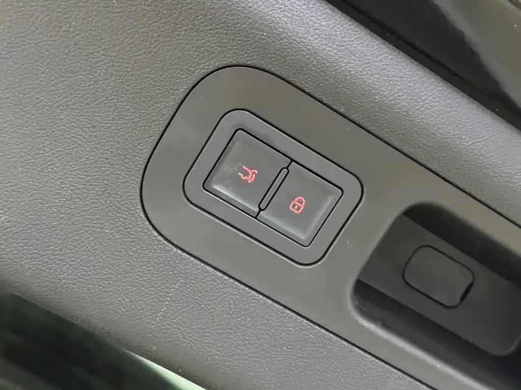 BYD Hiace 07 DM-i — фото 7