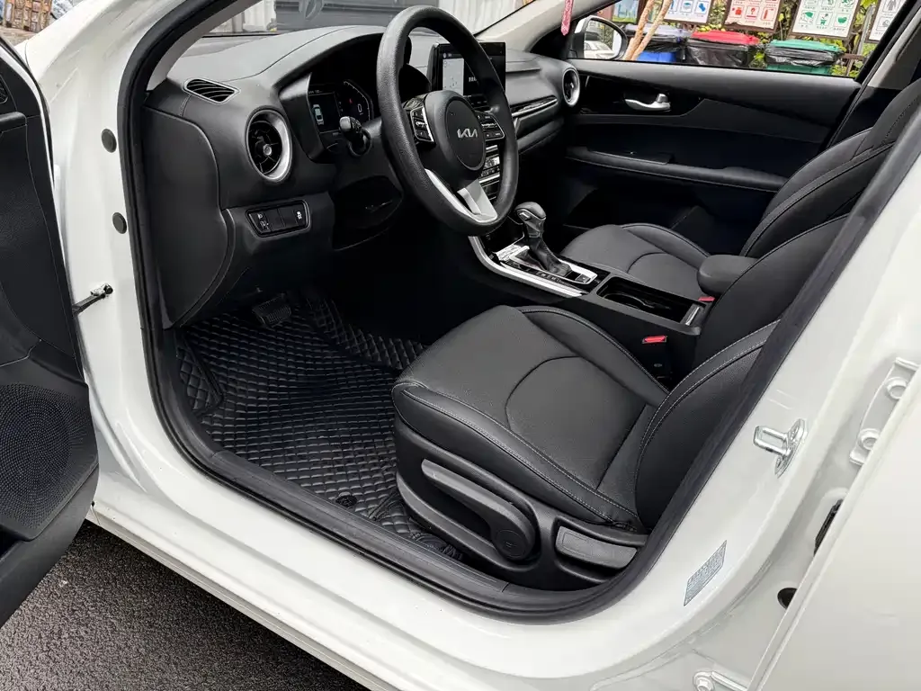 Kia K3 2023 из CN, фото 4