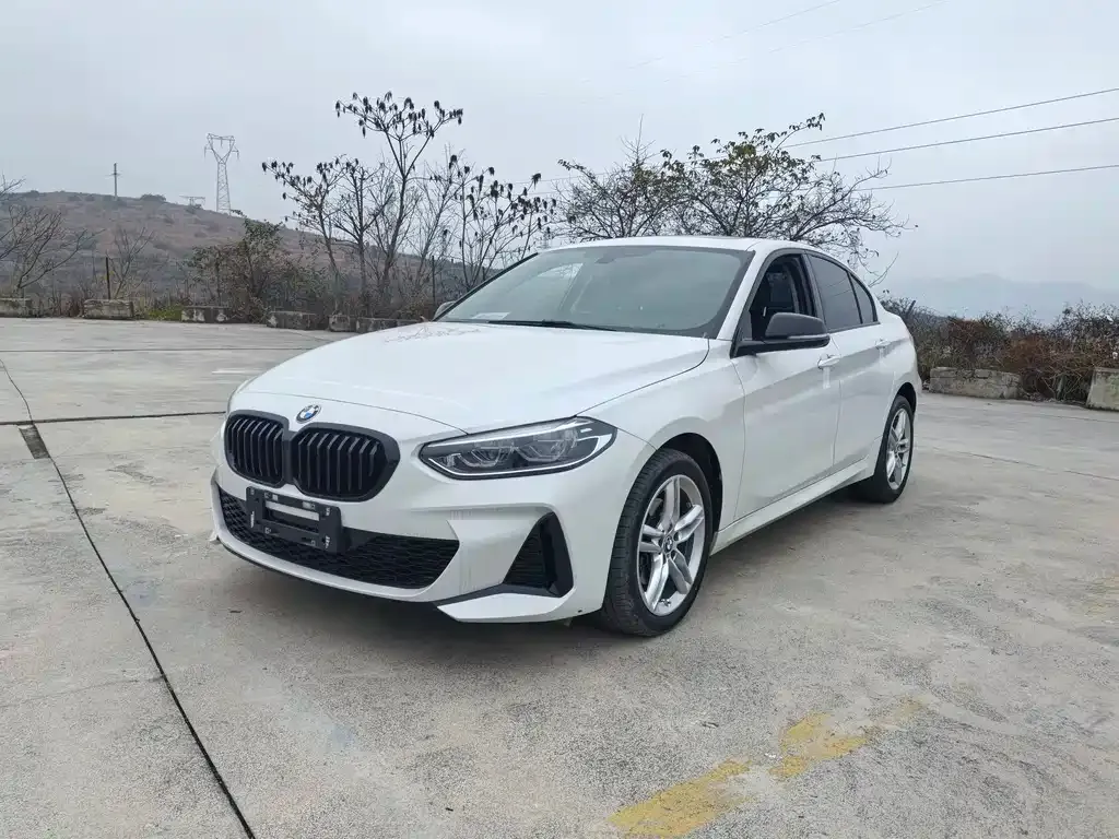 BMW 1 Series 2023 из CN, фото 1