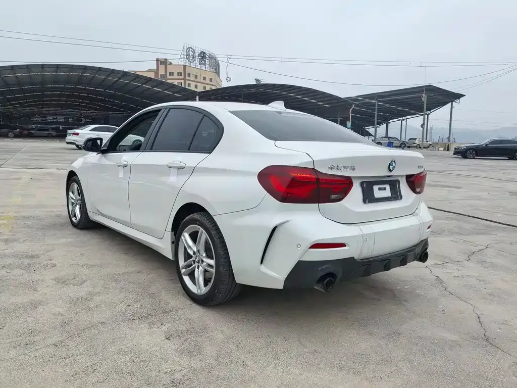 BMW 1 Series 2023 из CN, фото 6