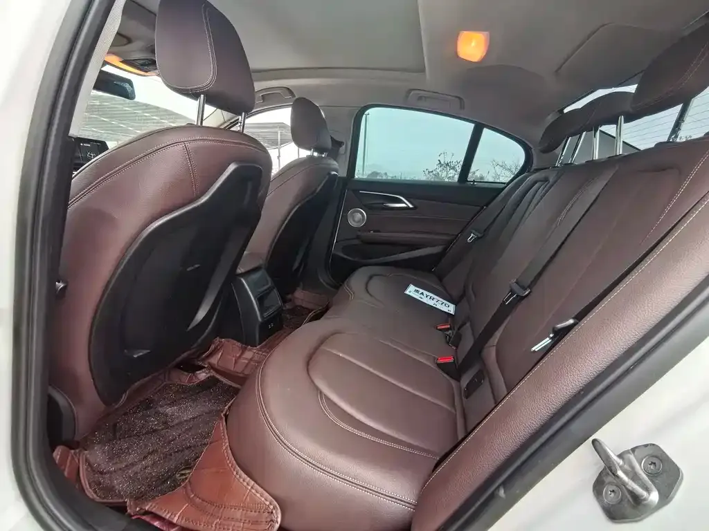 BMW 1 Series 2023 из CN, фото 8
