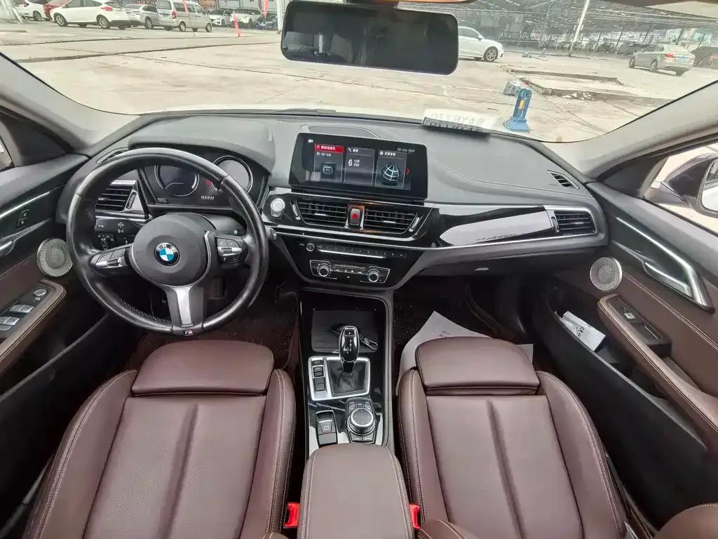 BMW 1 Series 2023 из CN, фото 9