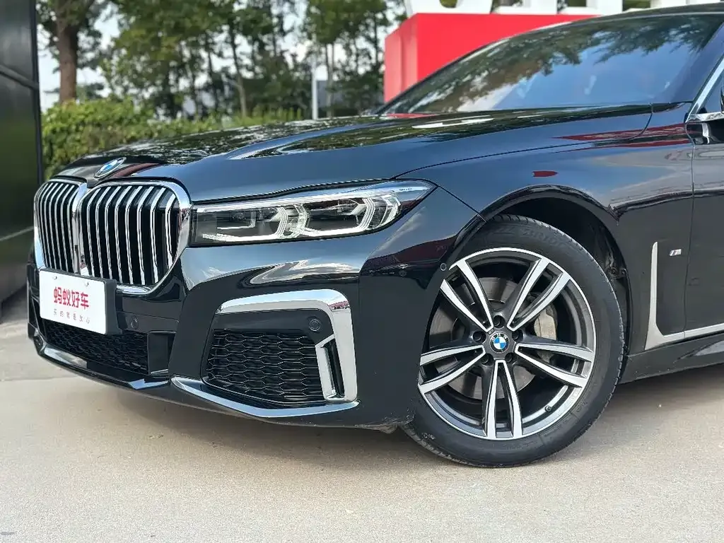 BMW 7 Series — фото 6