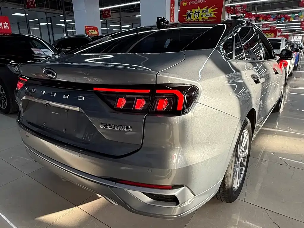 Ford Mondeo 2023 из CN, фото 5