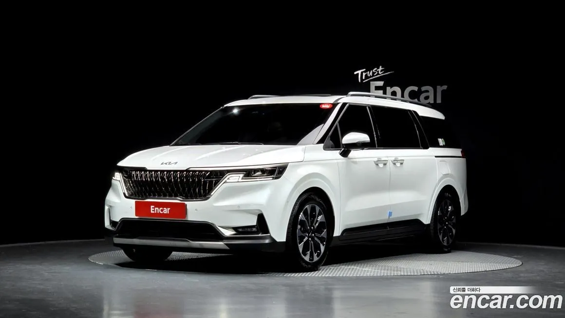 Kia Carnival — фото 1