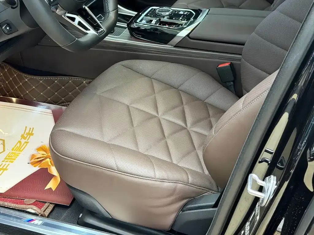BMW 7 Series 2023 из CN, фото 7