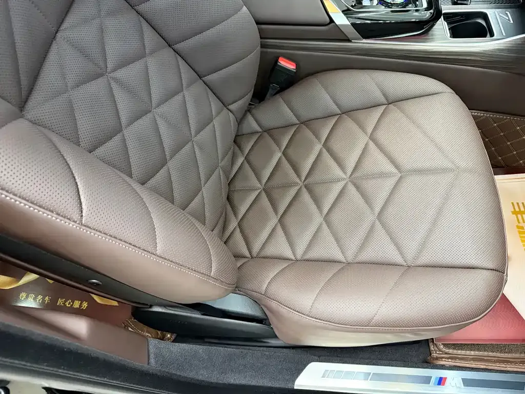 BMW 7 Series 2023 из CN, фото 8