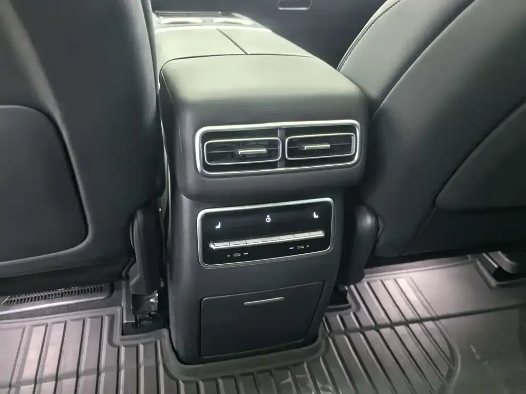 Li Auto L7 2023 из CN, фото 2