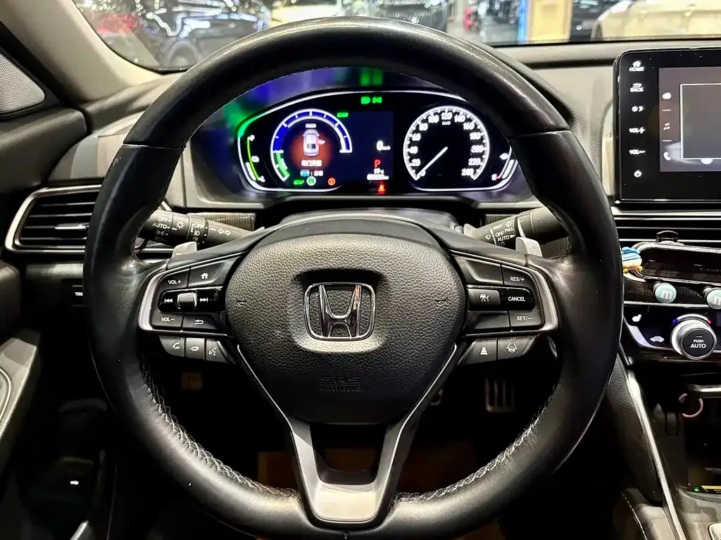 Honda Accord — фото 10