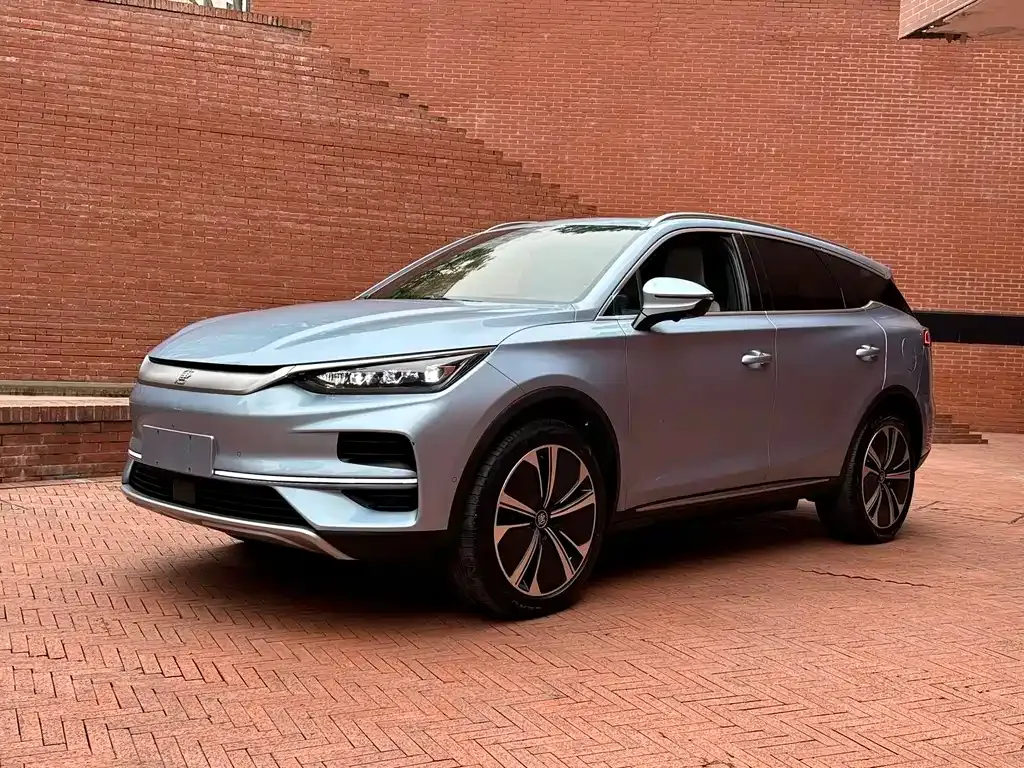 BYD Tang New Energy — фото 1