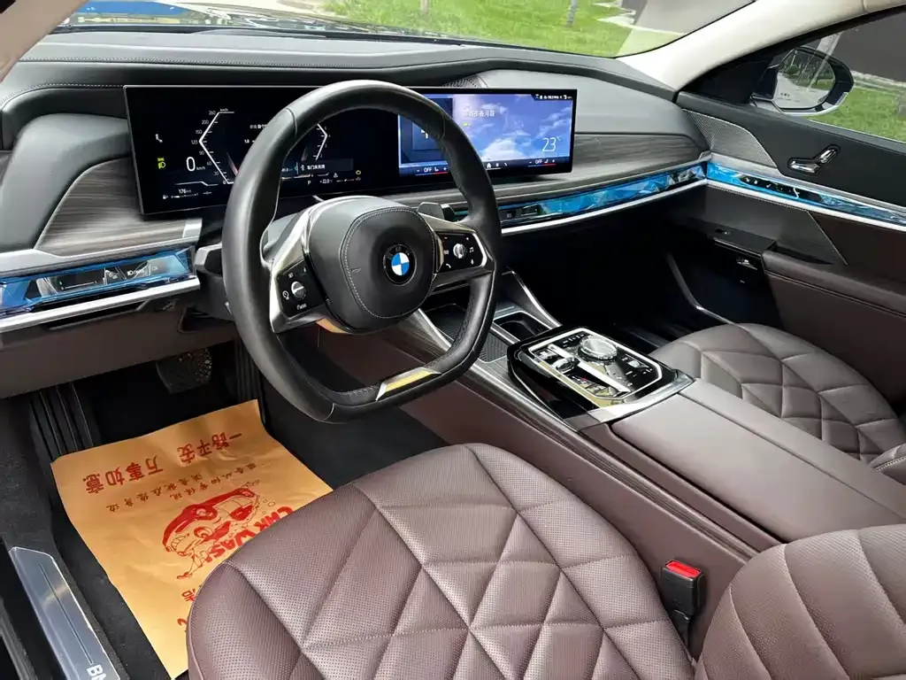 BMW 7 Series 2024 из CN, фото 8
