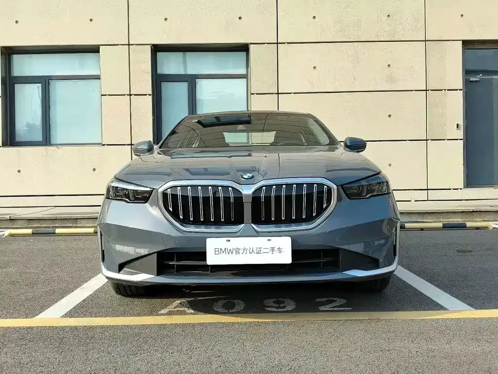 BMW 5 Series 2025 из CN, фото 4