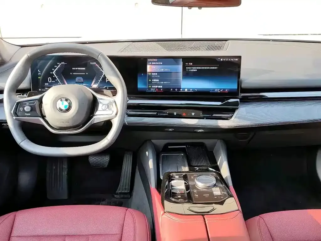 BMW 5 Series 2025 из CN, фото 7