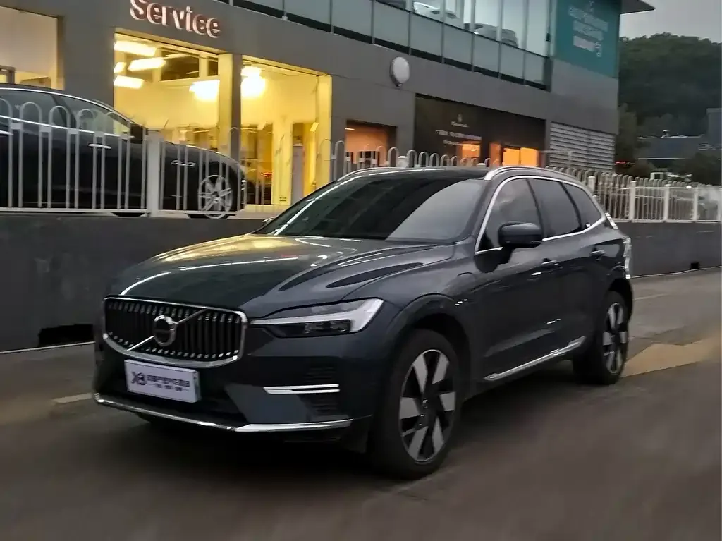 Volvo XC60 PHEV 2025 из CN, фото 1