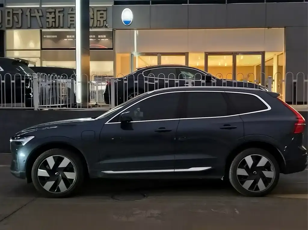 Volvo XC60 PHEV 2025 из CN, фото 7