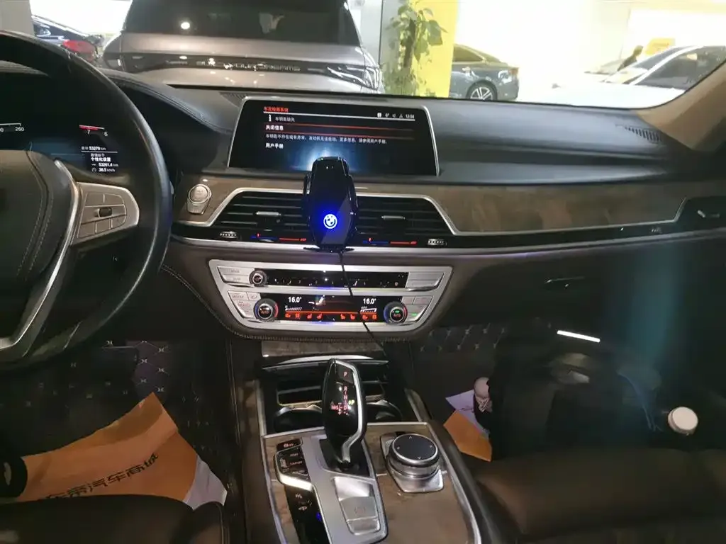 BMW 7 Series 2021 из CN, фото 6
