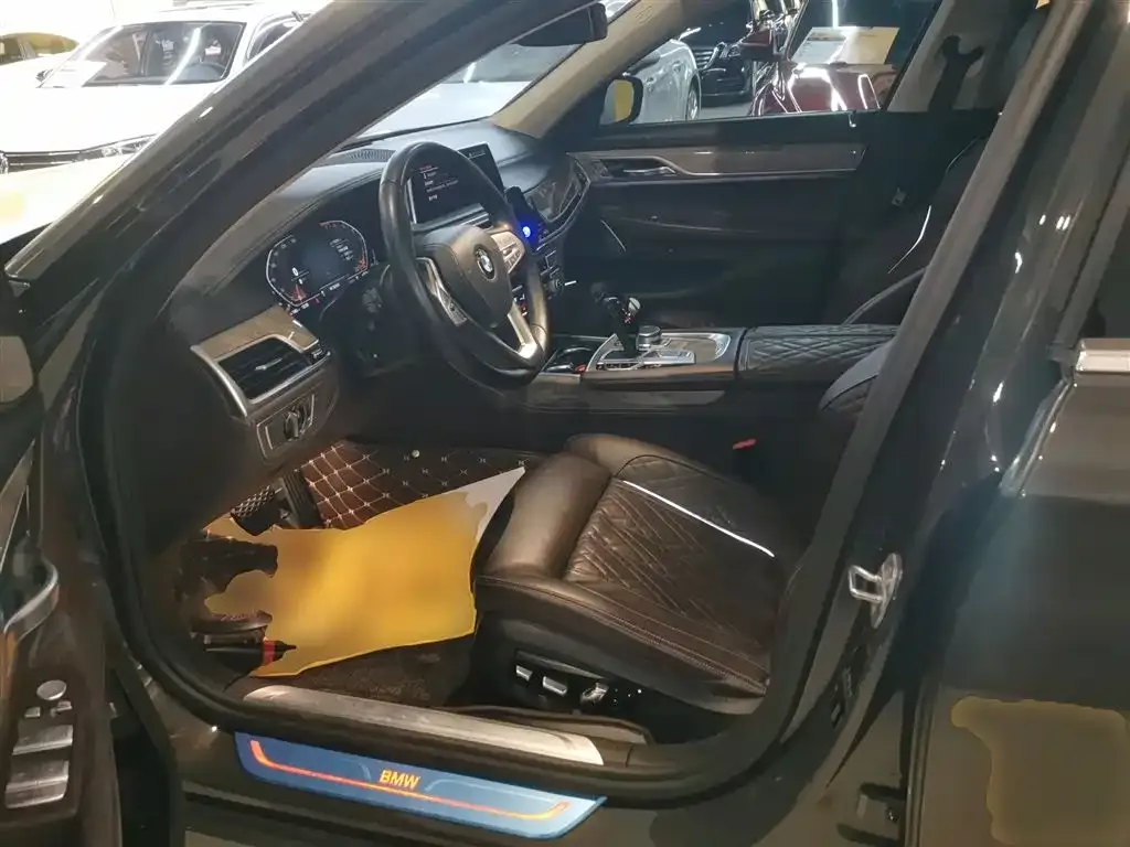 BMW 7 Series 2021 из CN, фото 5