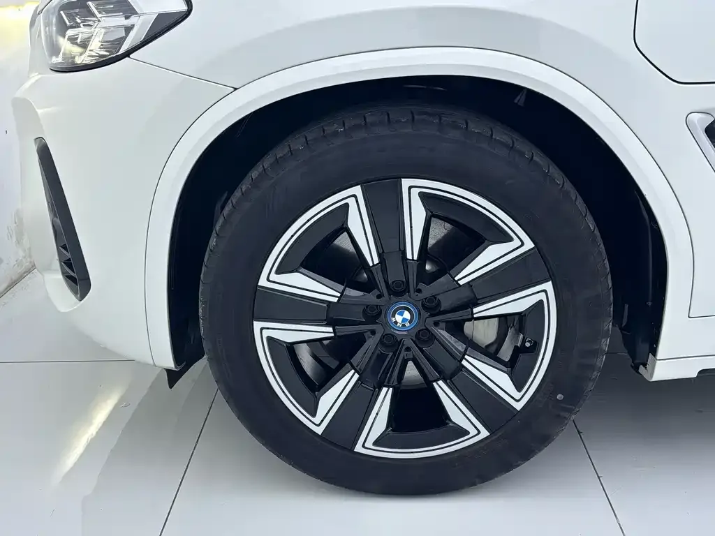 BMW iX3 2024 из CN, фото 6