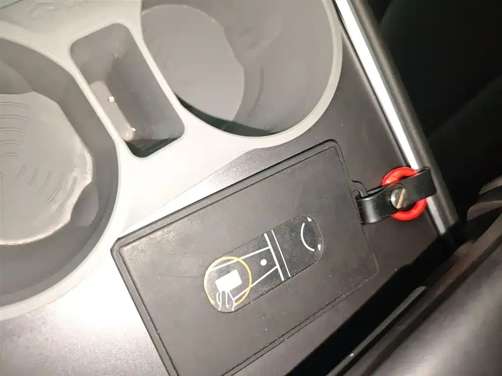 Tesla Model Y 2023 из CN, фото 2