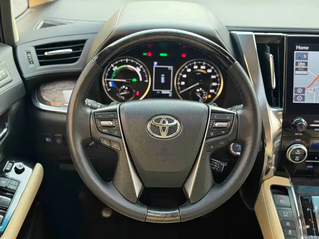 Toyota Vellfire — фото 5