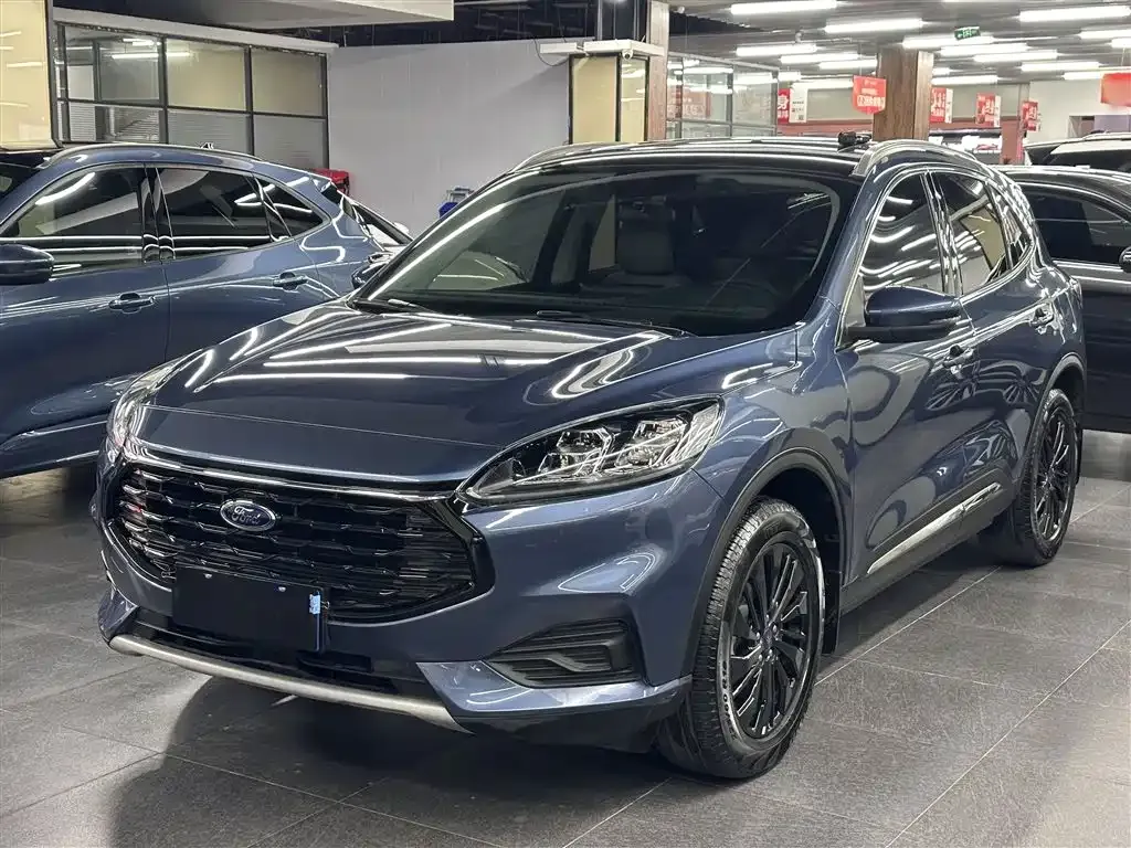 Ford Escape 2024 из CN, фото 1