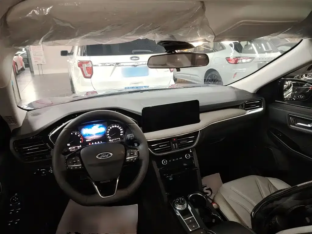 Ford Escape 2024 из CN, фото 2