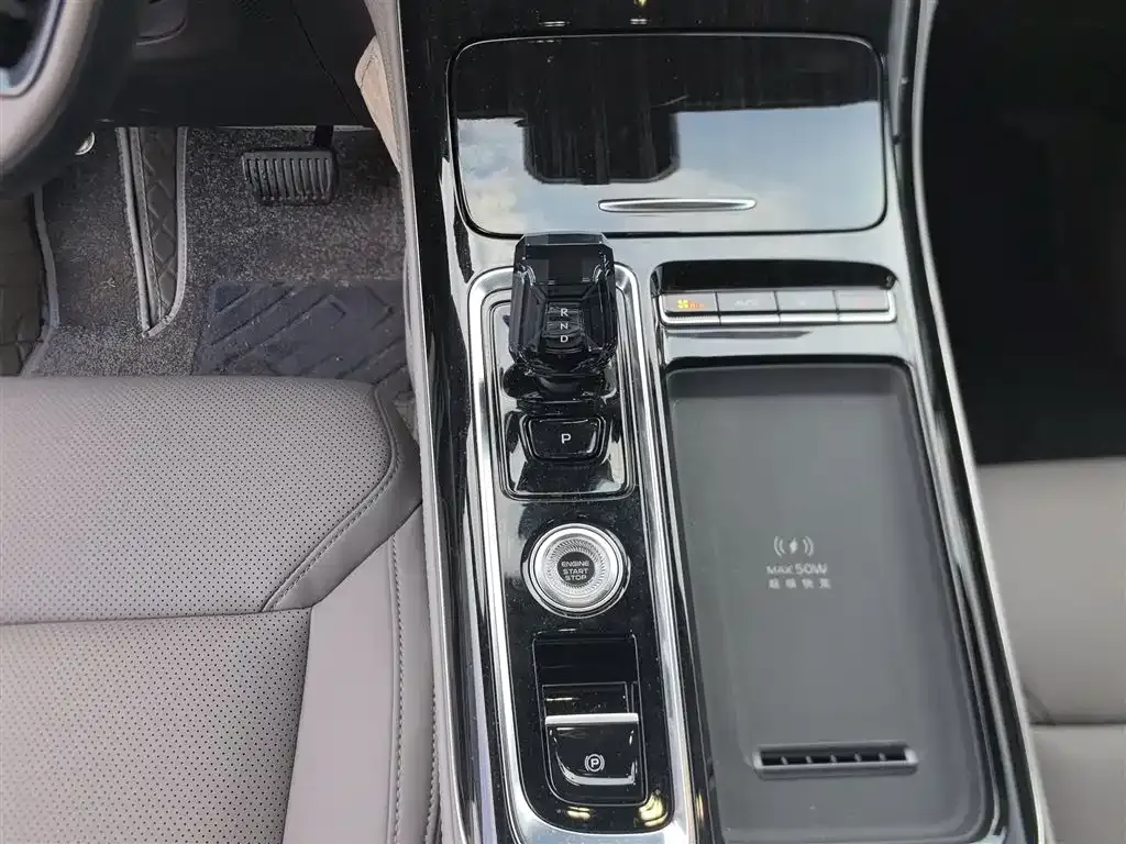 Geely Boyue L 2025 из CN, фото 10