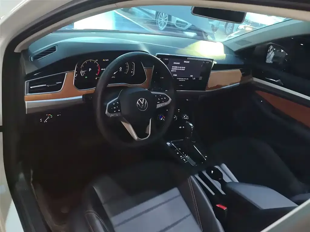 Volkswagen Bora 2024 из CN, фото 3