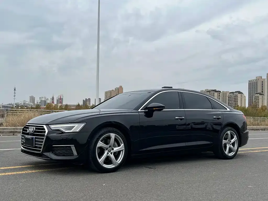 Audi A6L — фото 10