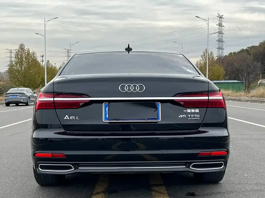 Audi A6L — фото 9