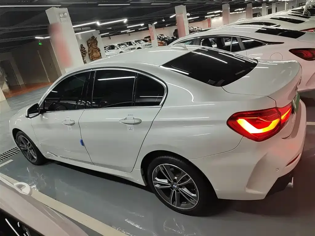 BMW 1 Series 2021 из CN, фото 3