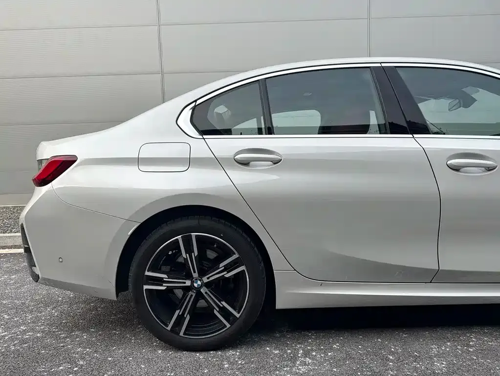 BMW 3 Series 2025 из CN, фото 2