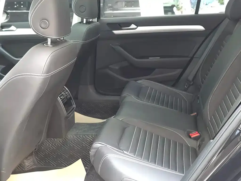 Volkswagen Magotan 2023 из CN, фото 6