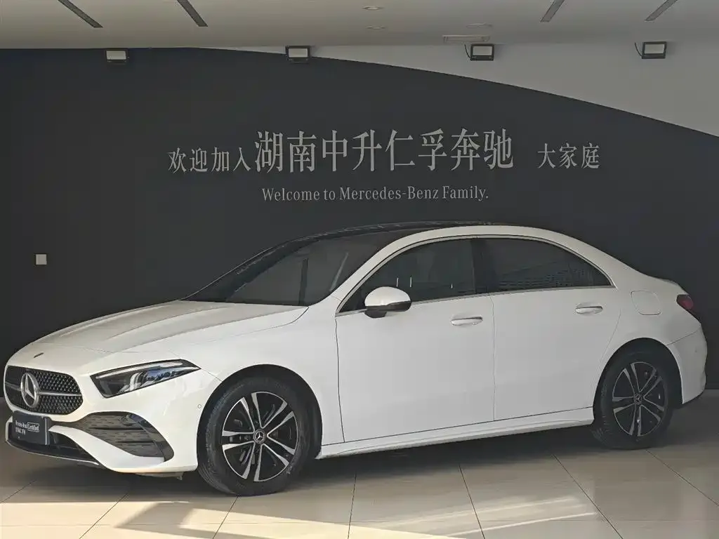 Mercedes-Benz A-Class 2023 из CN, фото 1