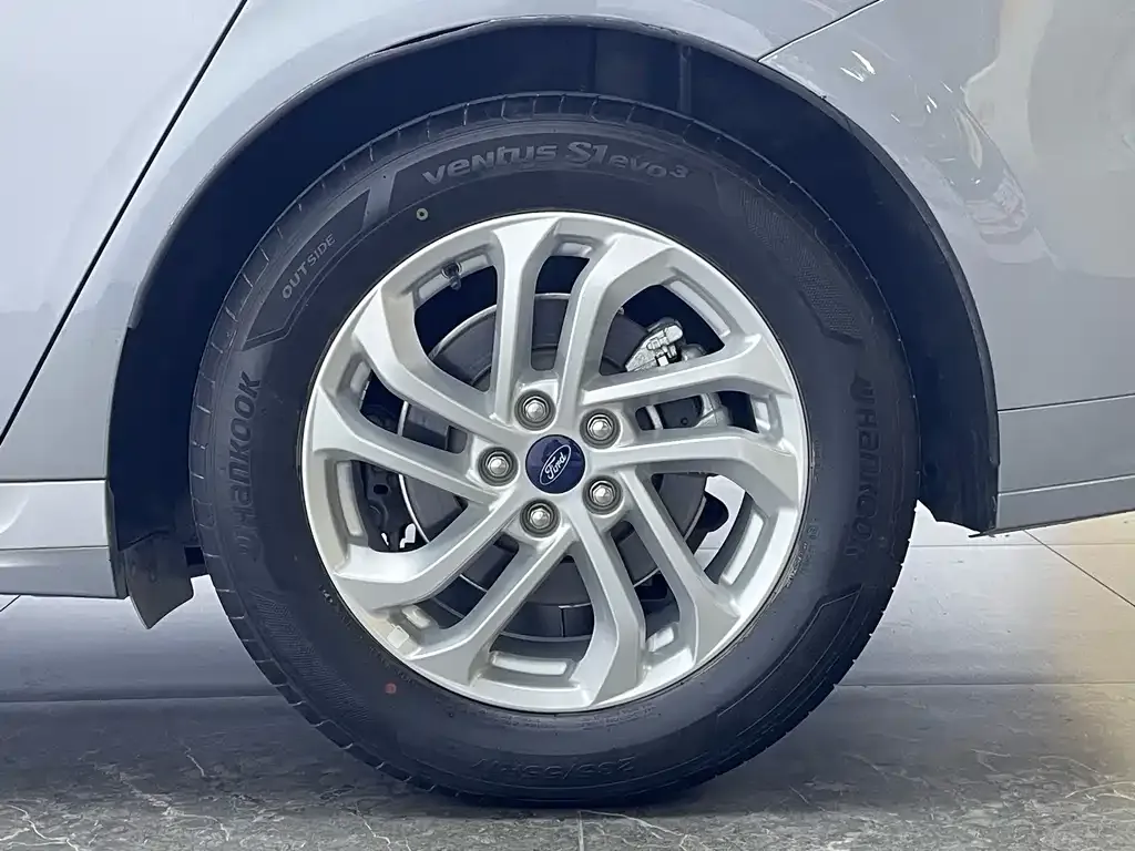 Ford Mondeo 2023 из CN, фото 5